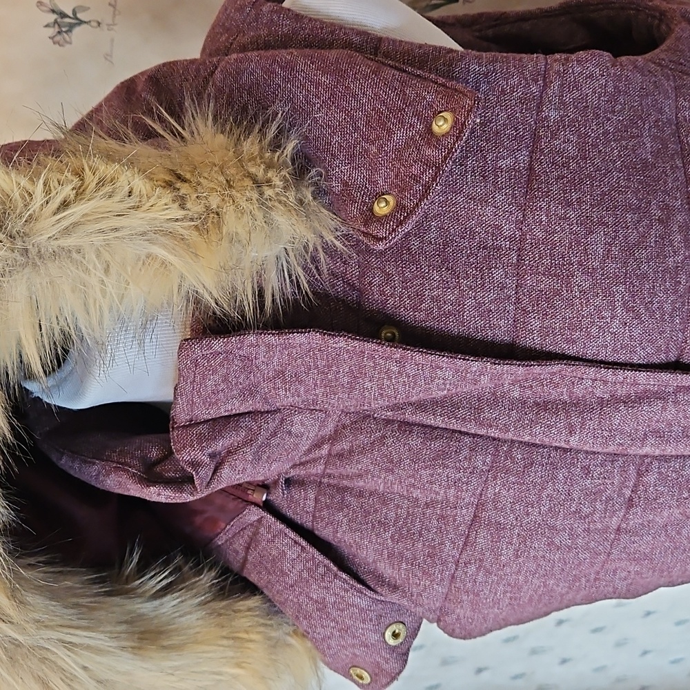 Banana Republic Maroon Herringbone Puffer Lined Vest with Faux Fur Hood. Size M